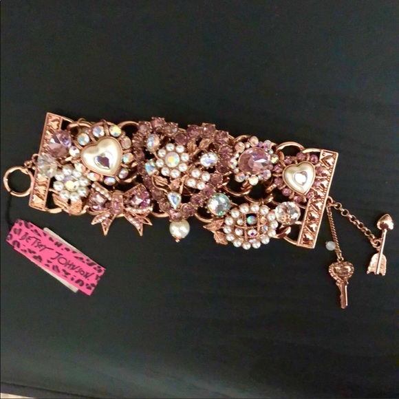 NEW | BETSEY🎀JOHNSON Rose Gold Jeweled Bracelet - Picture 8 of 9